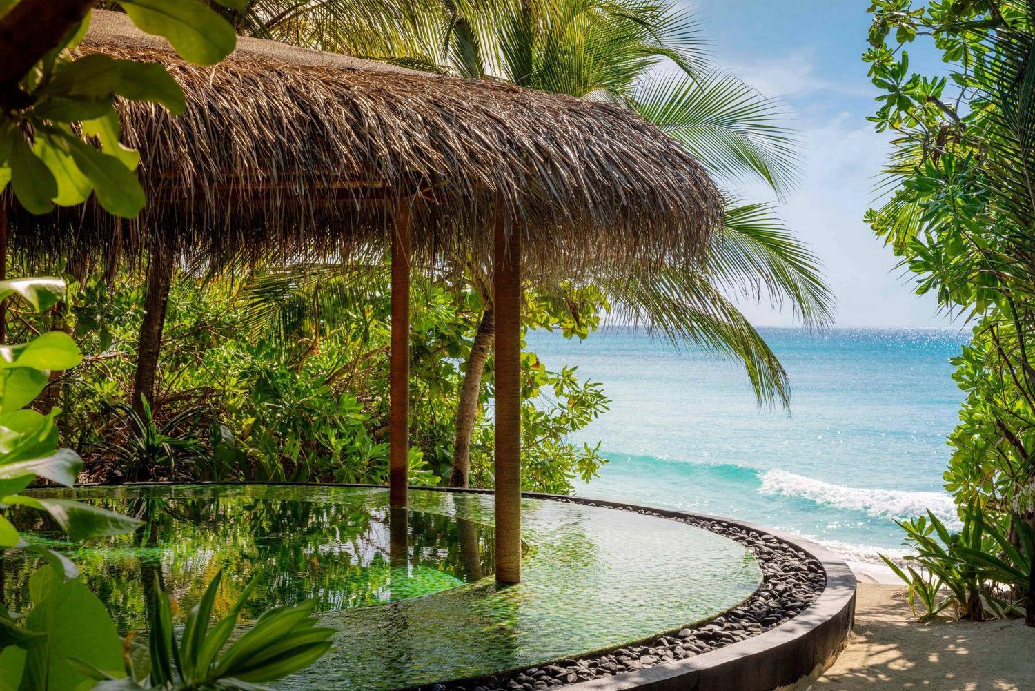 One&Only Reethi Rah Spa Pool at One&Only Reethi Rah